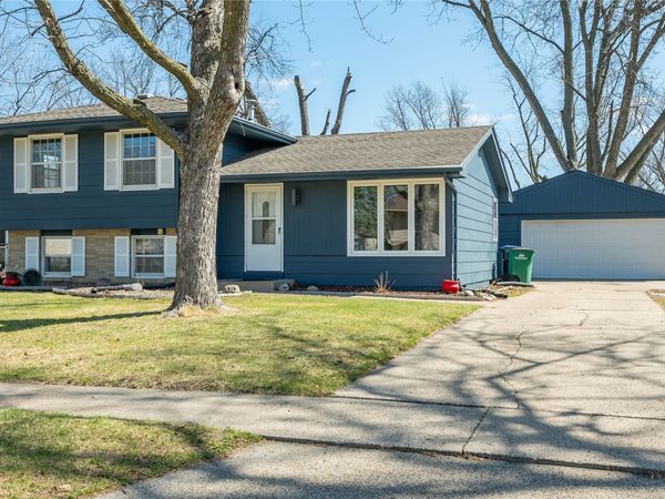 4405 64th Street, Urbandale, IA 50322