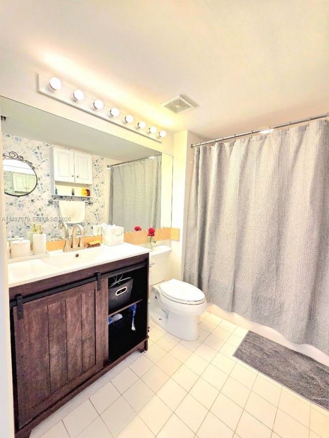 1155 Brickell Bay Dr , Unit 2006, Miami, FL 33131 Photo