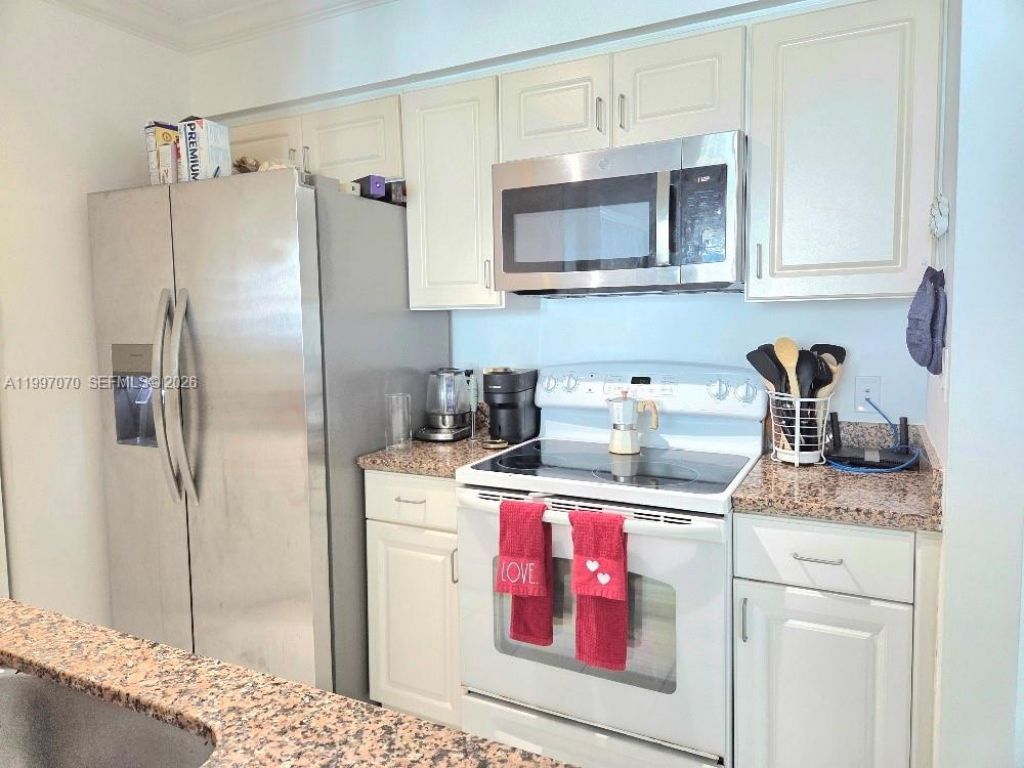 1155 Brickell Bay Dr , Unit 2006, Miami, FL 33131 Photo