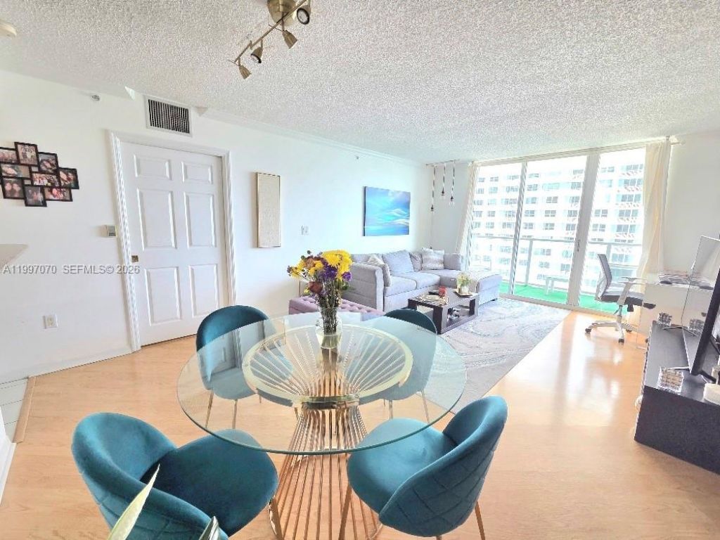 1155 Brickell Bay Dr , Unit 2006, Miami, FL 33131 Photo