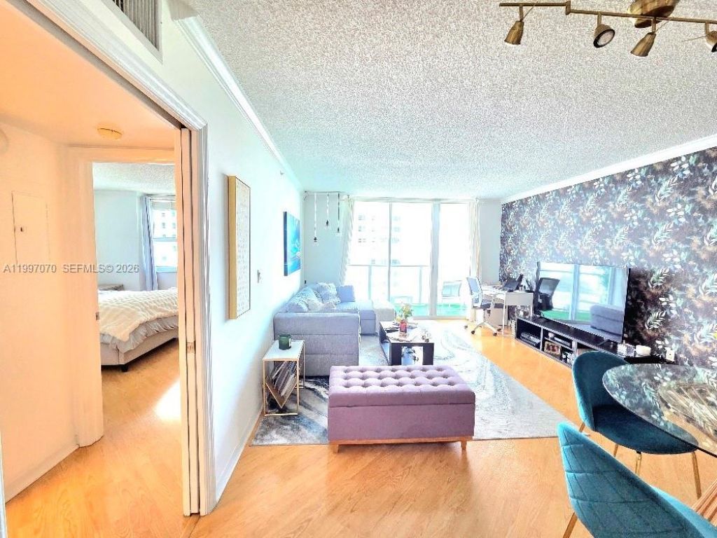 1155 Brickell Bay Dr , Unit 2006, Miami, FL 33131 Photo