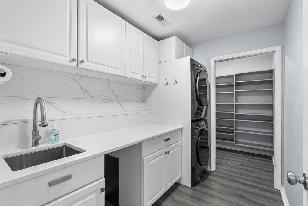 168 Stonegate Blvd.  Photo 21