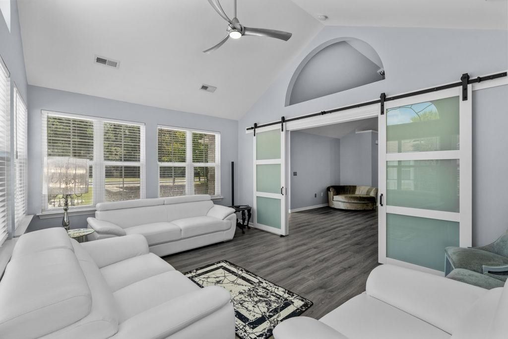 168 Stonegate Blvd.  Photo 9