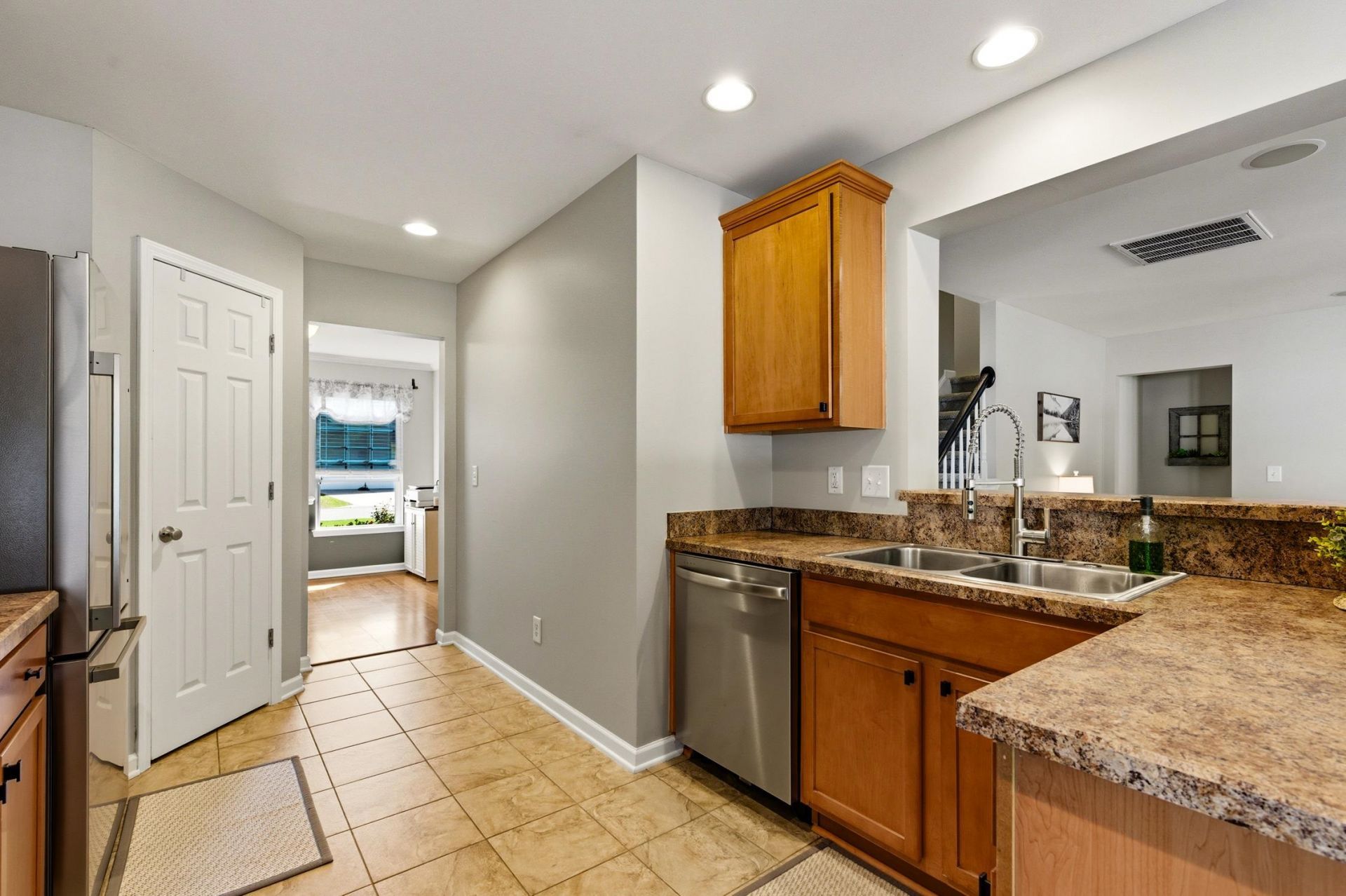 112 Avondale Dr.  Photo 17