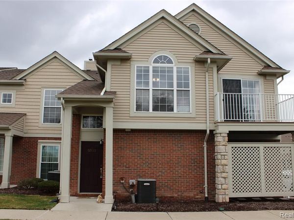 52133 Naugatuck Drive, Macomb Twp, MI 48042
