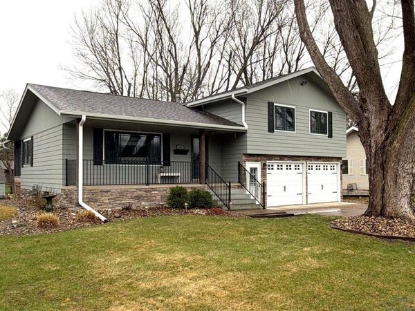 601 SW Iowa Street, Orange City, IA 51041