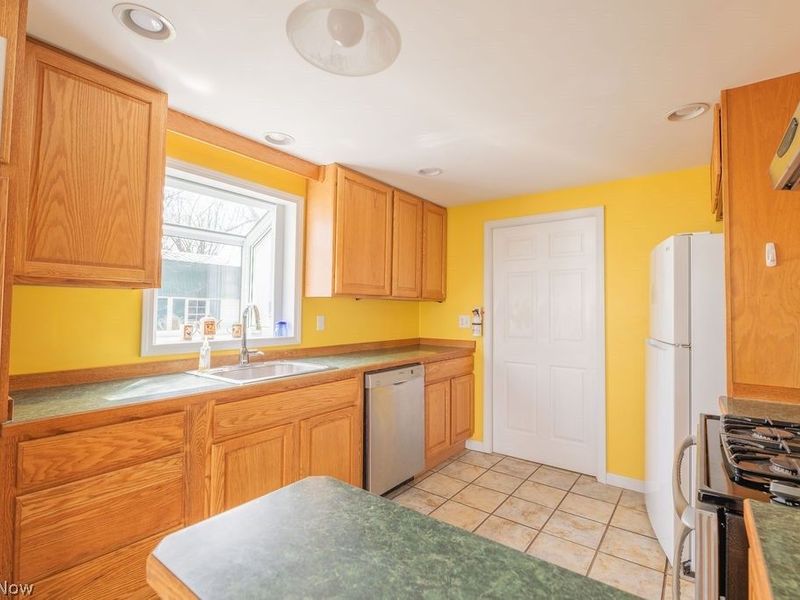 602 Frost Road, Streetsboro, OH 44241 Photo 3