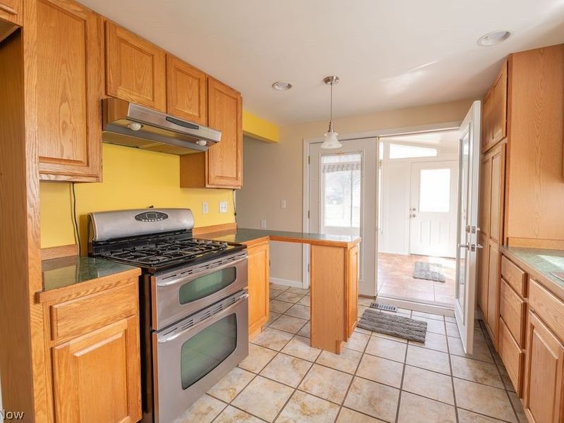 602 Frost Road, Streetsboro, OH 44241 Photo 4