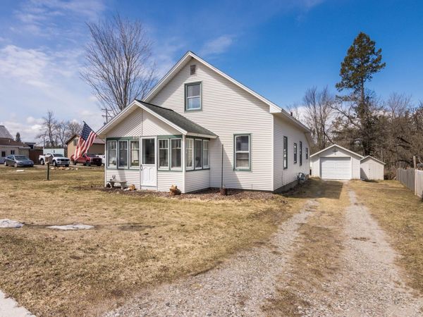 8952 Kasson Street S, Cedar, MI 49621