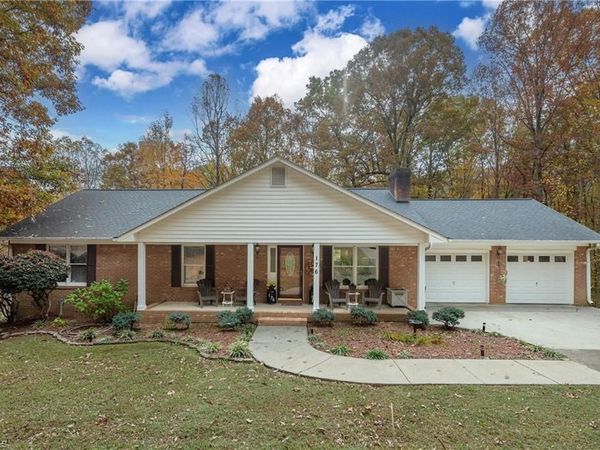 176 Forest Meadow Lane, Clemmons, NC 27012