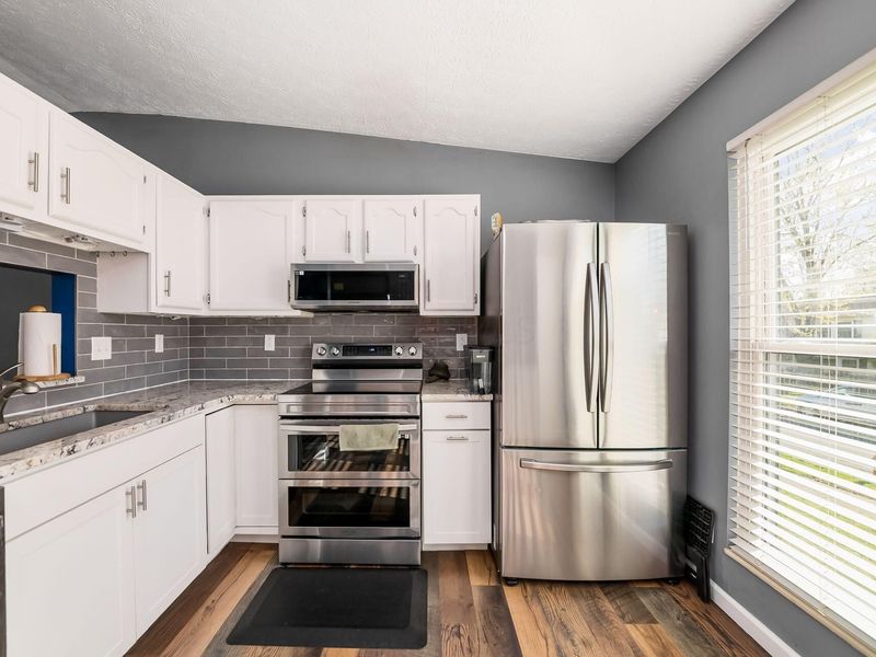 2152 Camelback Drive, Columbus, OH 43228 Photo 11