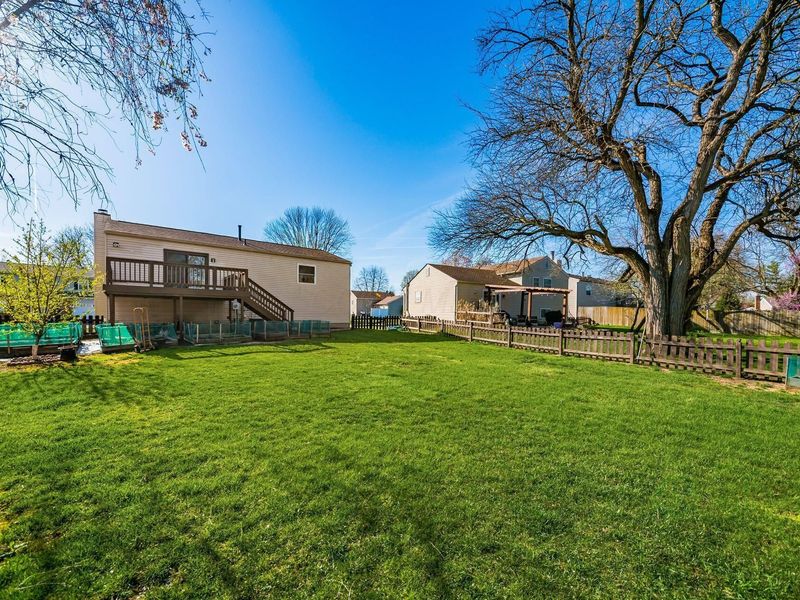 2152 Camelback Drive, Columbus, OH 43228 Photo 32