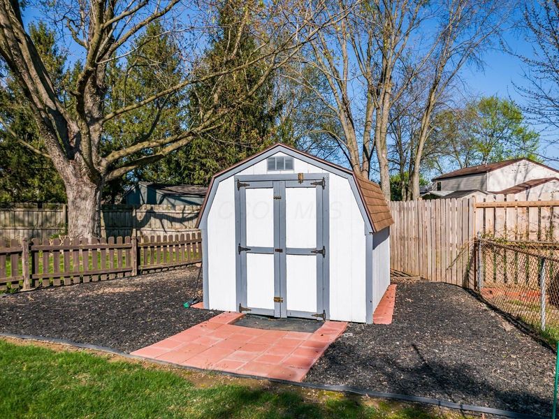 2152 Camelback Drive, Columbus, OH 43228 Photo 35