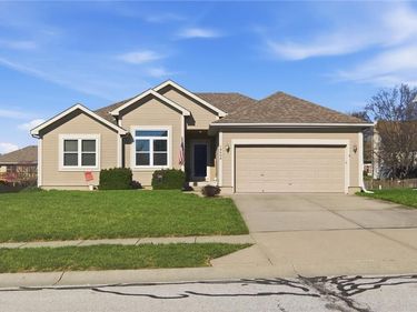 14608 Green Castle Street, Smithville, MO 64089