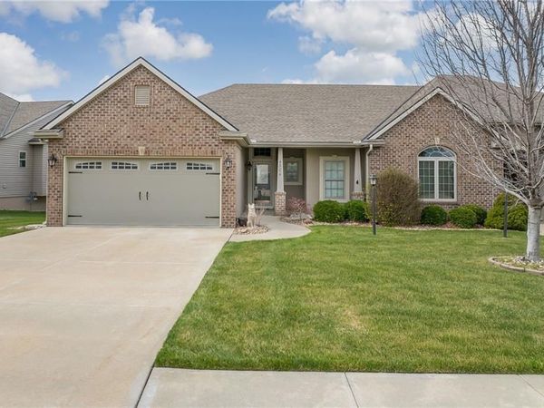 4504 Stonebridge Drive, St Joseph, MO 64505