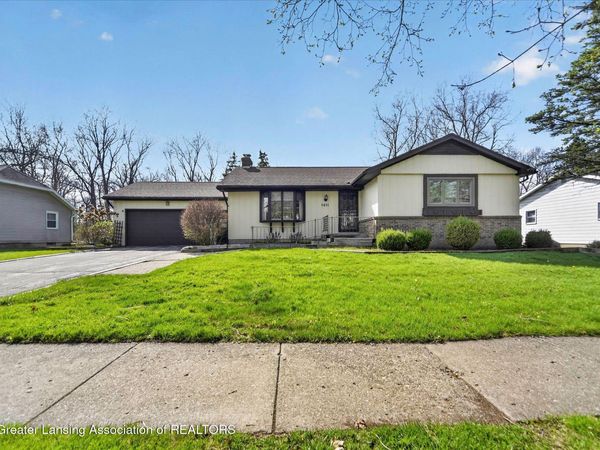 1411 Chester Road, Lansing, MI 48912