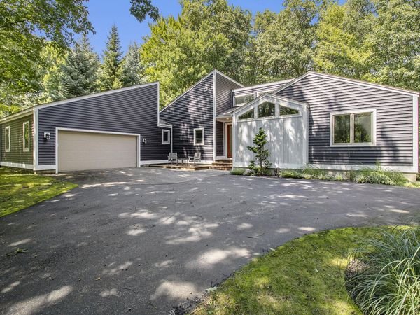 5410 W Oak Ridge Road, Ludington, MI 49431