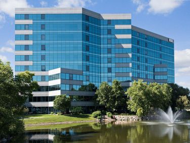 5601 Smetana Drive, Unit 214, Hopkins, MN 55343