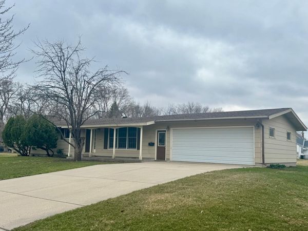 301 S 4th Street , Olivia, MN 56277