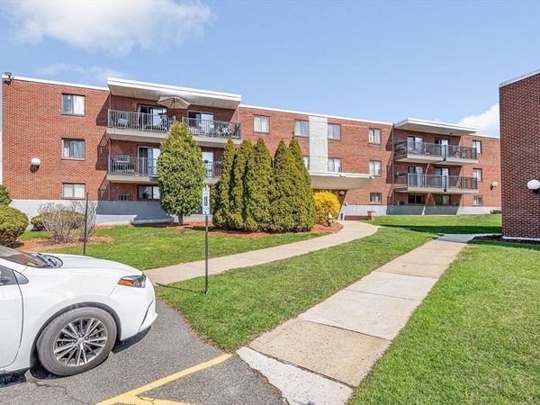 300 Governors Dr, Unit 21, Winthrop, MA 02152