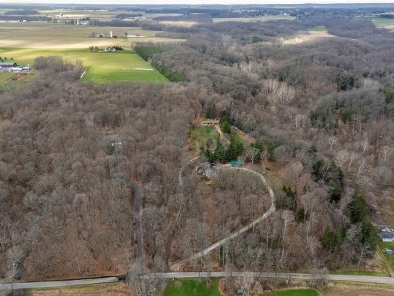 9918 Overton Road, Burbank, OH 44214 Photo 11