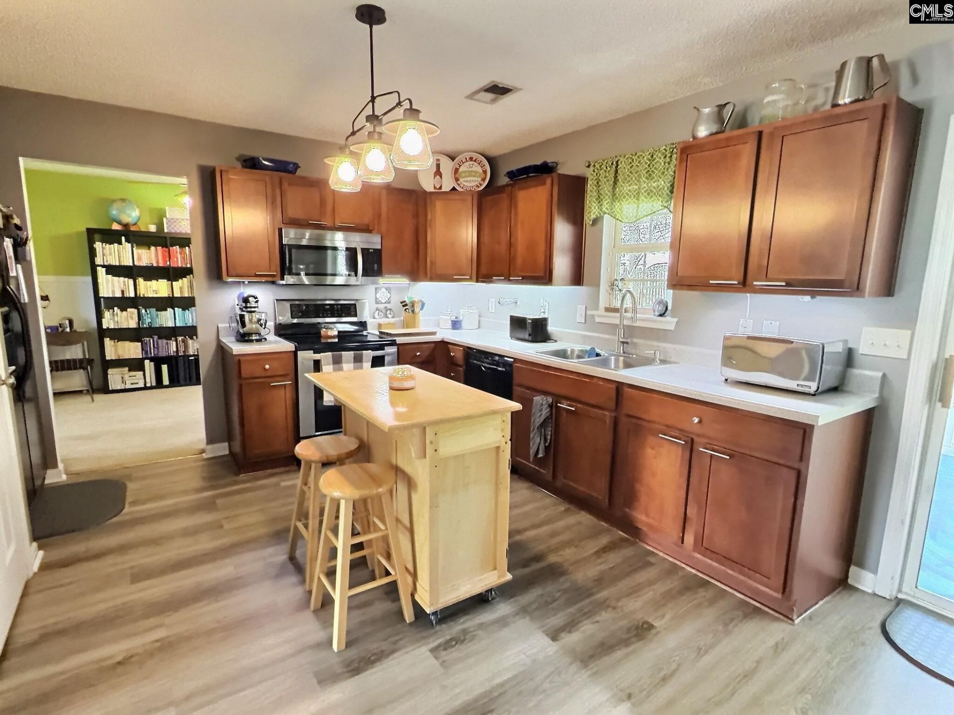 380 Eagle Pointe Drive  Photo 8