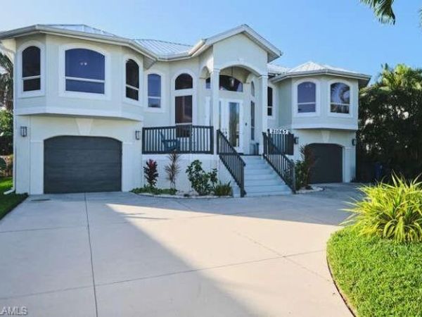 21067 Saint Peters DR, FORT MYERS BEACH, FL 33931