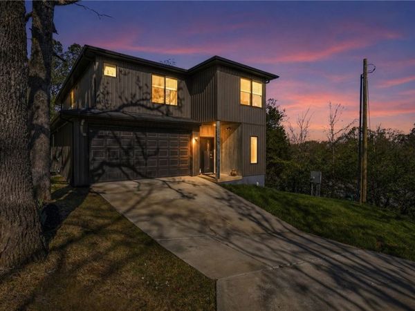 1155 N Sunset Drive, Fayetteville, AR 72701