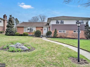 2910 CURTIS ROAD, READING, PA 19609