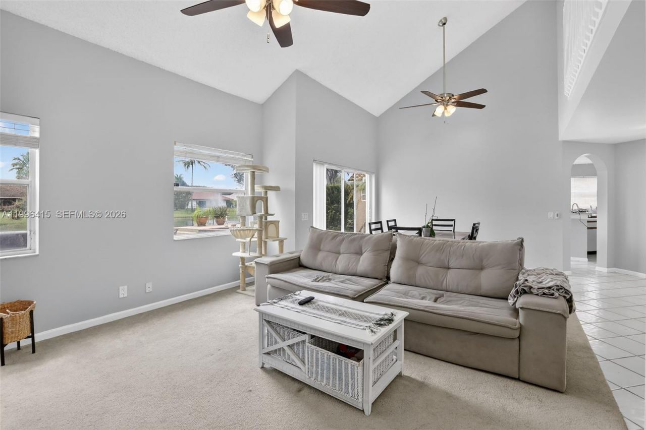 9481 Oak Grove Cir, Davie, FL 33328 Photo