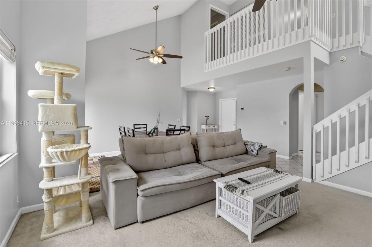 9481 Oak Grove Cir, Davie, FL 33328 Photo