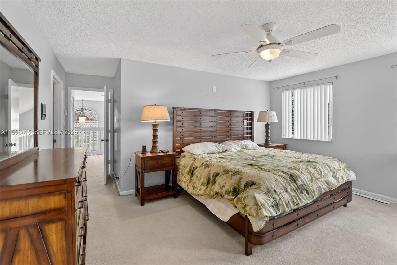 9481 Oak Grove Cir, Davie, FL 33328 Photo