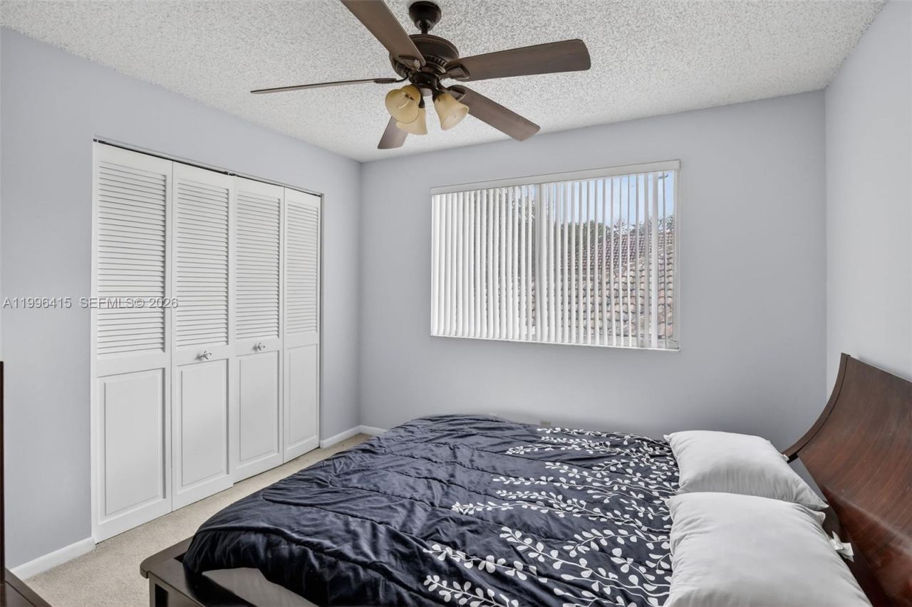 9481 Oak Grove Cir, Davie, FL 33328 Photo