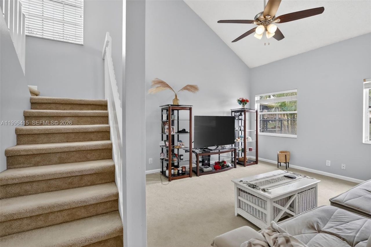 9481 Oak Grove Cir, Davie, FL 33328 Photo