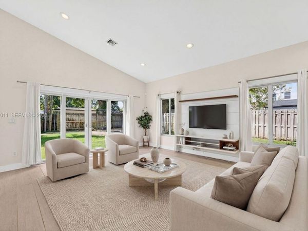 1126 NE 16th Ct , Fort Lauderdale, FL 33305