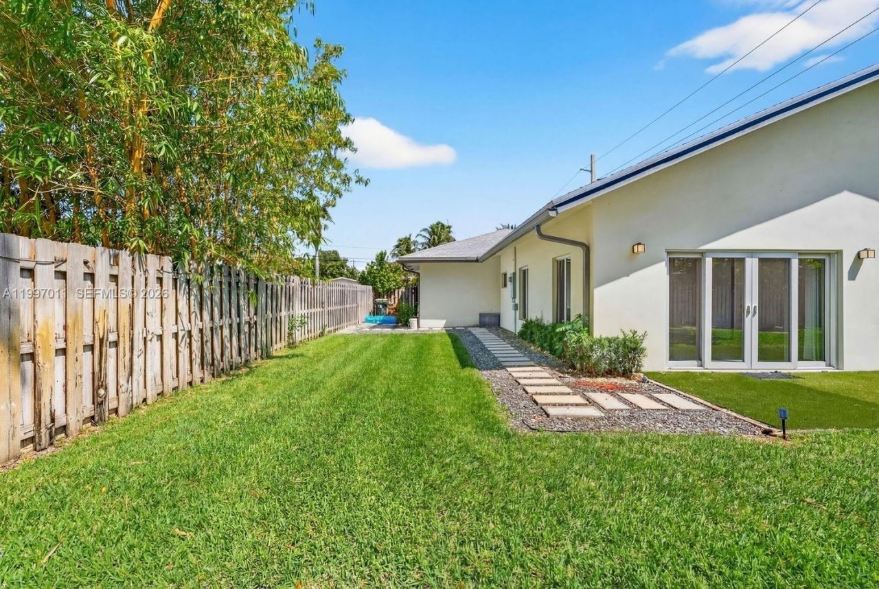 1126 NE 16th Ct, Fort Lauderdale, FL 33305 Photo