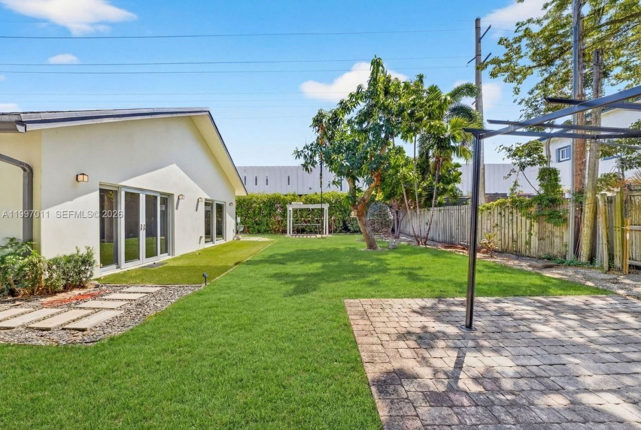 1126 NE 16th Ct, Fort Lauderdale, FL 33305 Photo