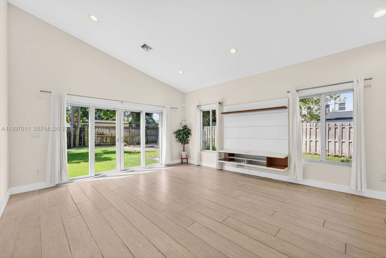 1126 NE 16th Ct, Fort Lauderdale, FL 33305 Photo