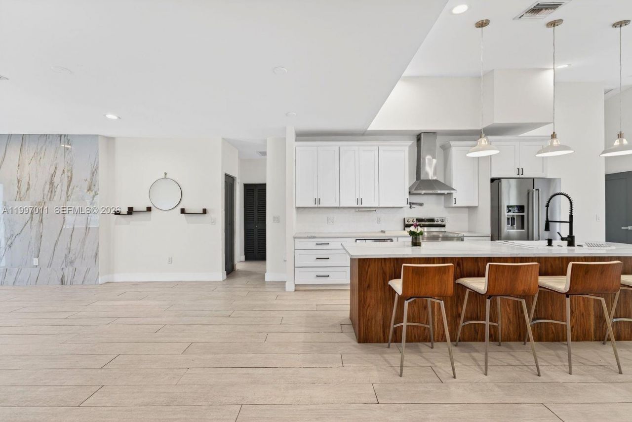 1126 NE 16th Ct, Fort Lauderdale, FL 33305 Photo