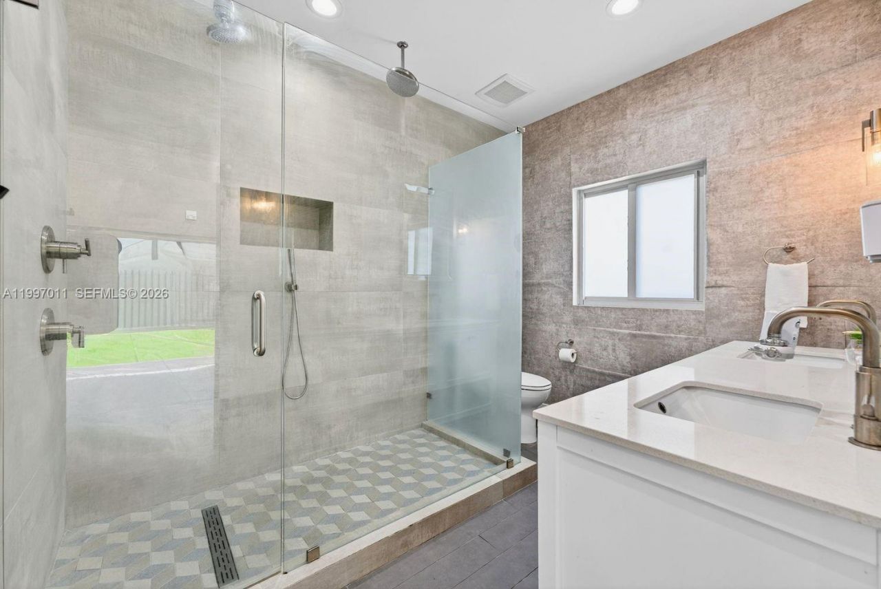 1126 NE 16th Ct, Fort Lauderdale, FL 33305 Photo