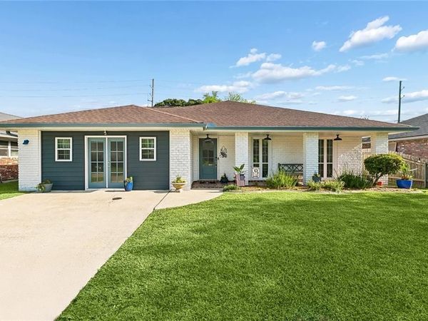 8021 BAROCCO Drive, Harahan, LA 70123