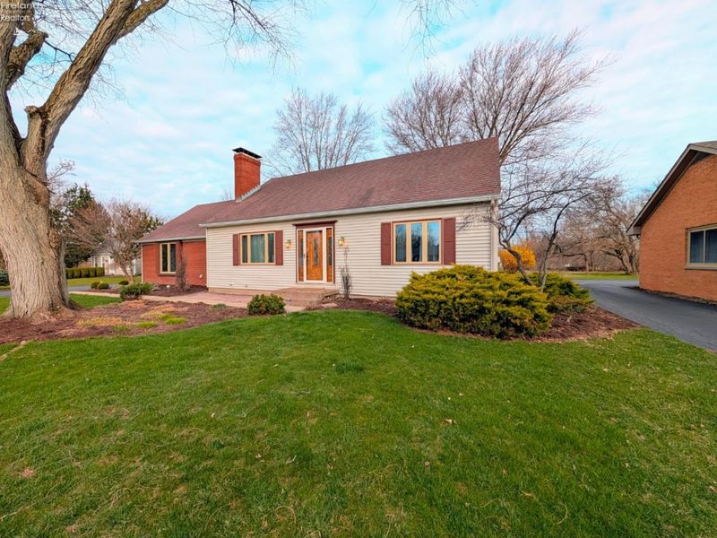 317 Cedar Brook, Sandusky, OH 44870 Photo 2