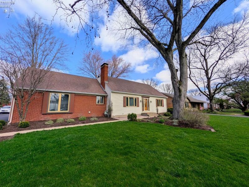 317 Cedar Brook, Sandusky, OH 44870 Photo 3