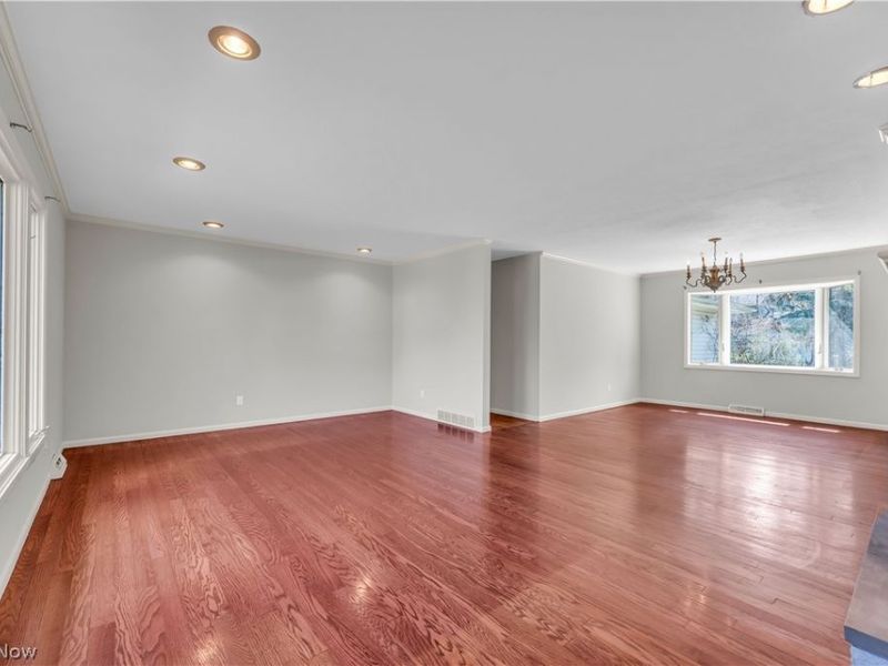 25106 Hazelmere Road , Beachwood, OH 44122 Photo 2