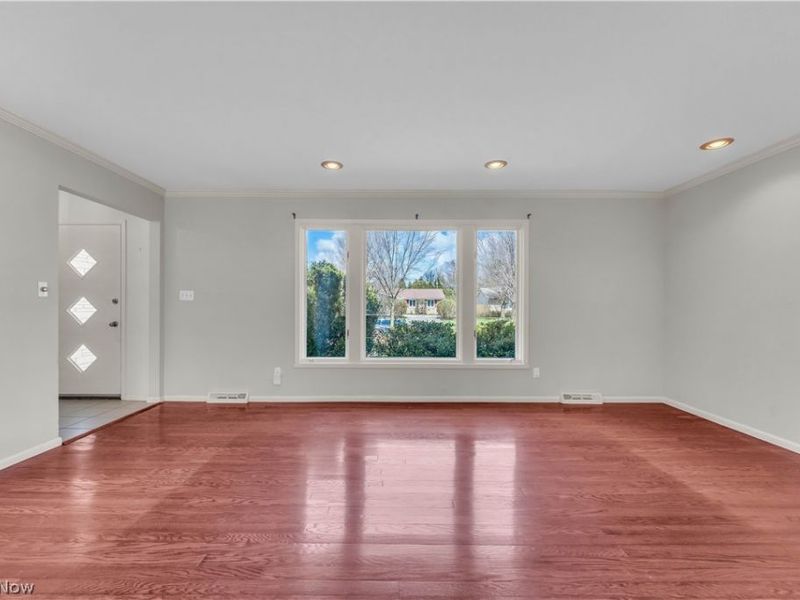 25106 Hazelmere Road , Beachwood, OH 44122 Photo 3