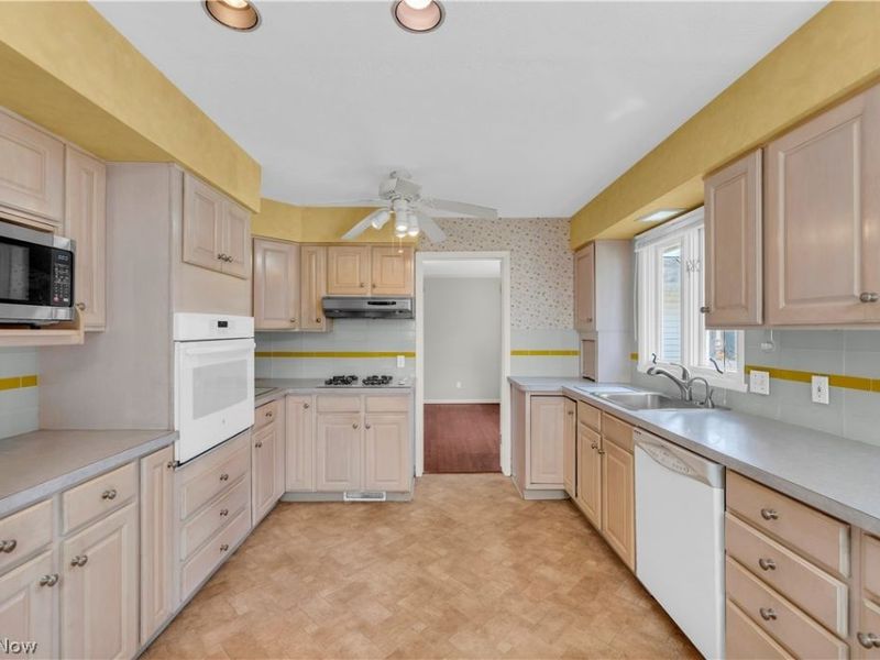 25106 Hazelmere Road , Beachwood, OH 44122 Photo 7