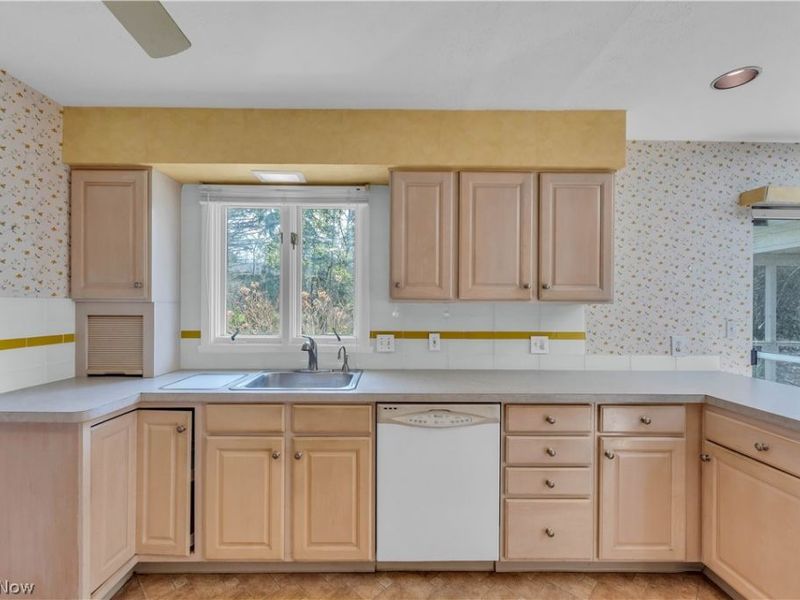 25106 Hazelmere Road , Beachwood, OH 44122 Photo 9