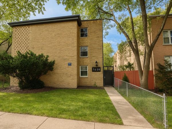 7420 N Winchester Avenue, Unit 2A, Chicago, IL 60626