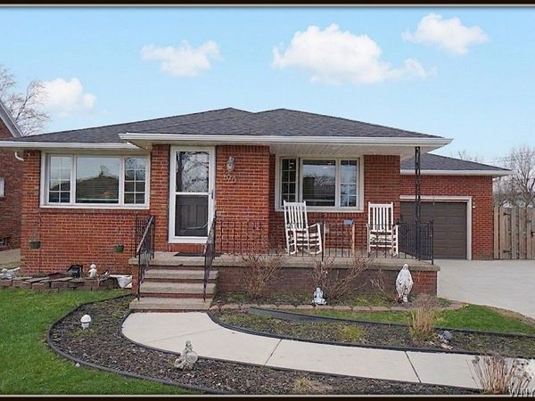 90 Brinker Road, Buffalo, NY 14218