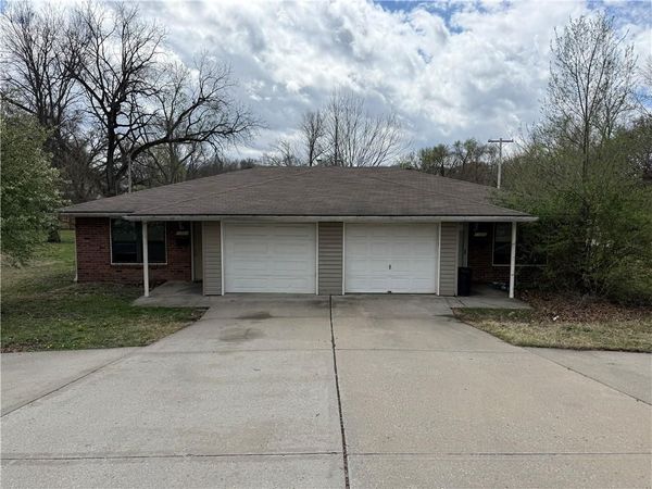 11501 E 24th Street, Independence, MO 64052